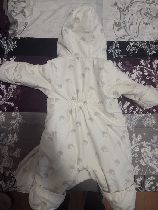 Combinezon bebeluși h&m nr. 62(2-4 luni)