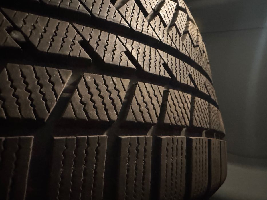 Зимни гуми Continental 285/45R21 DOT 2018