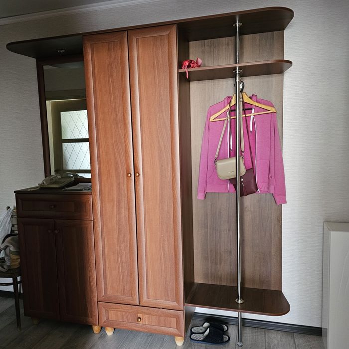 Продам прихожую б/у  в хорошем состоянии.