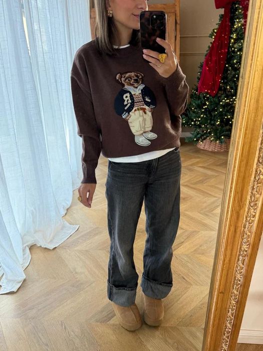 Страхотен пуловер с вълна с мече