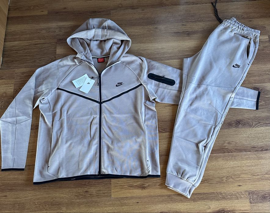 Мъжки,памучен,бежов екип Nike с активен заден джоб ГОЛЕМИ РАЗМЕРИ