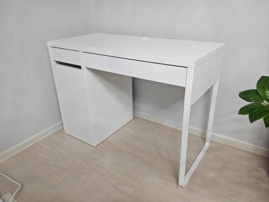Ikea стол Micke белый