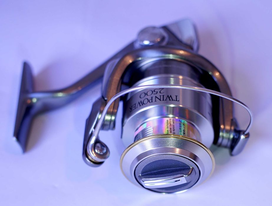 Shimano Twin Power 2500 mulineta pescuit NOUA (Stella Daiwa)