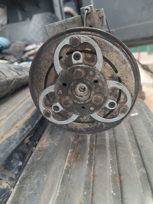 Кондиционер компрессор Митсубиси Паджеро Делика