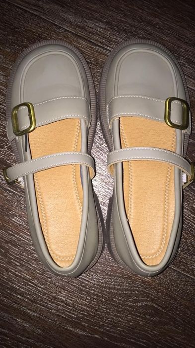 Продаю туфли на девочку