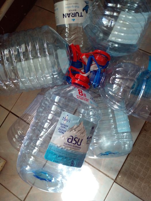 Пустая пластиковые бытылки