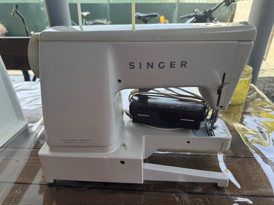 Masina de cusut Singer