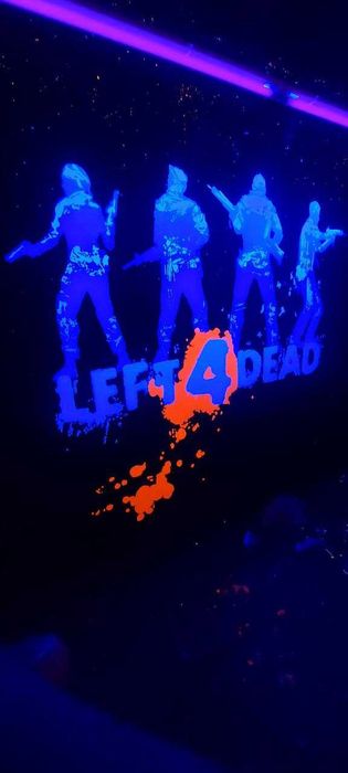 Фосфор yonadigan rasm chizamiz devorga.Художник. Rassom