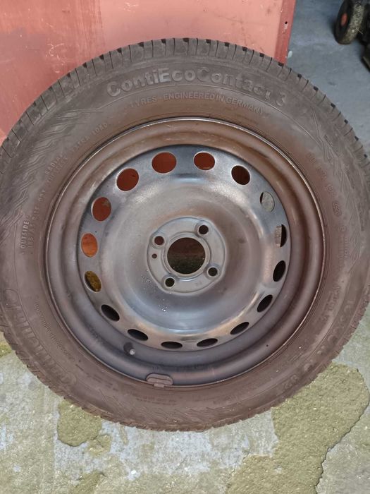 Vând  anvelope de vara-  185/65/15