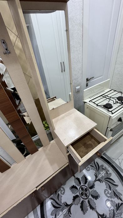 Продам Шкаф с вешалкой б/у