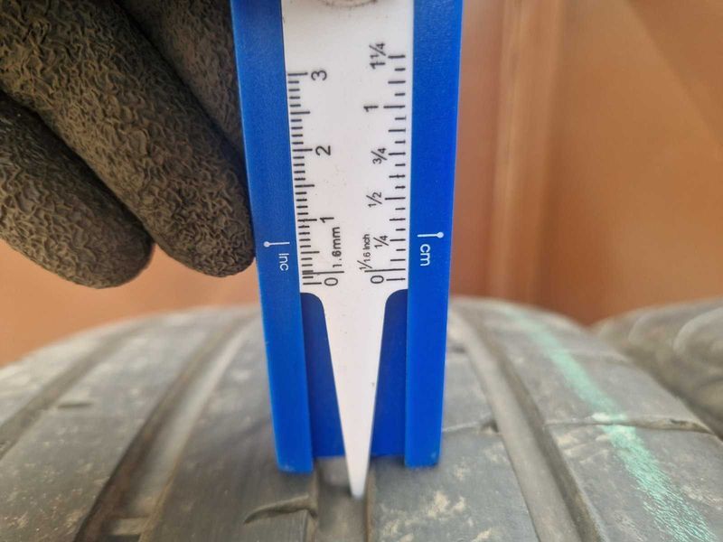 2 Goodyear R19 235/45
летни гуми 
DOT3123