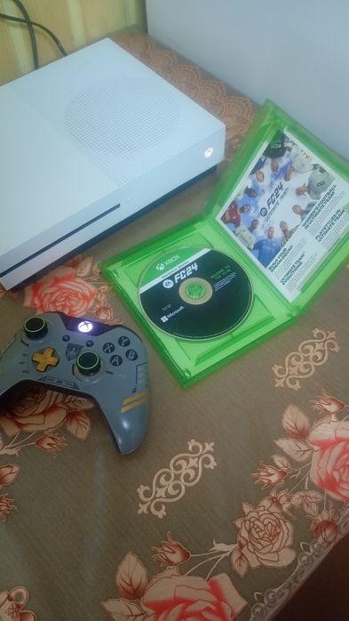 Vând Xbox one S stare bună de funcționare