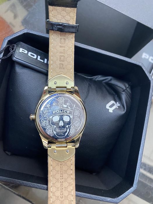 Нов дамски часовник police Versace