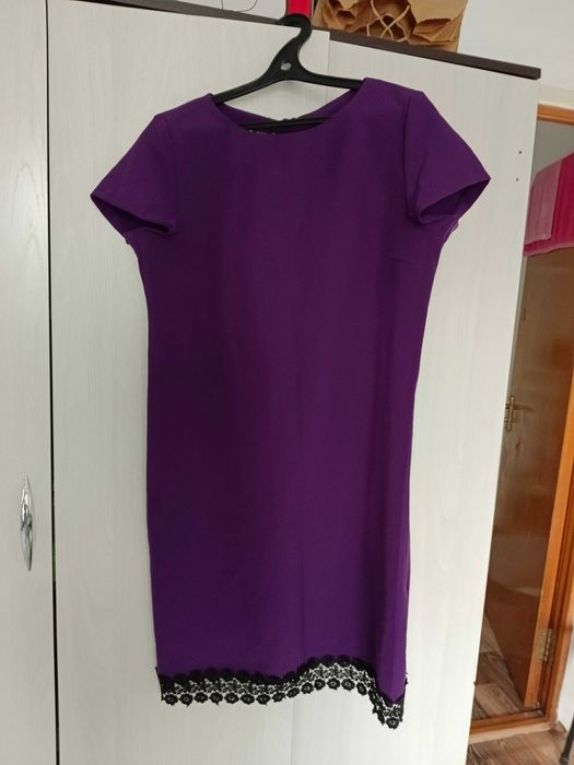 Платье 46-48 размер+ ветровка для девочки