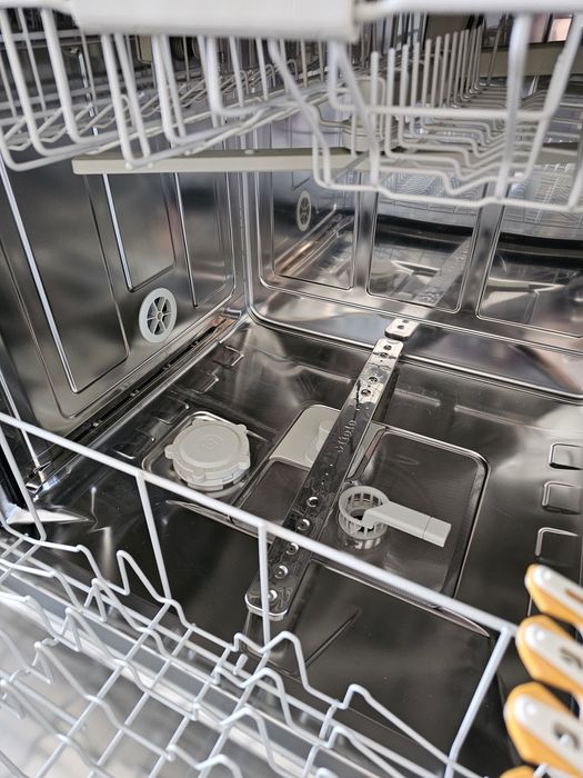 Съдомиялна за частично вграждане Míele