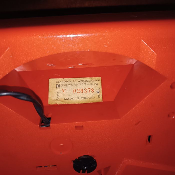 Грамофон от 1976 година