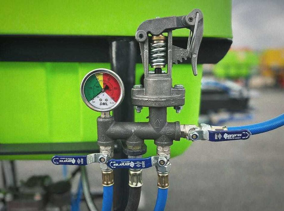 Опрыскиватель навесной 1000 литров