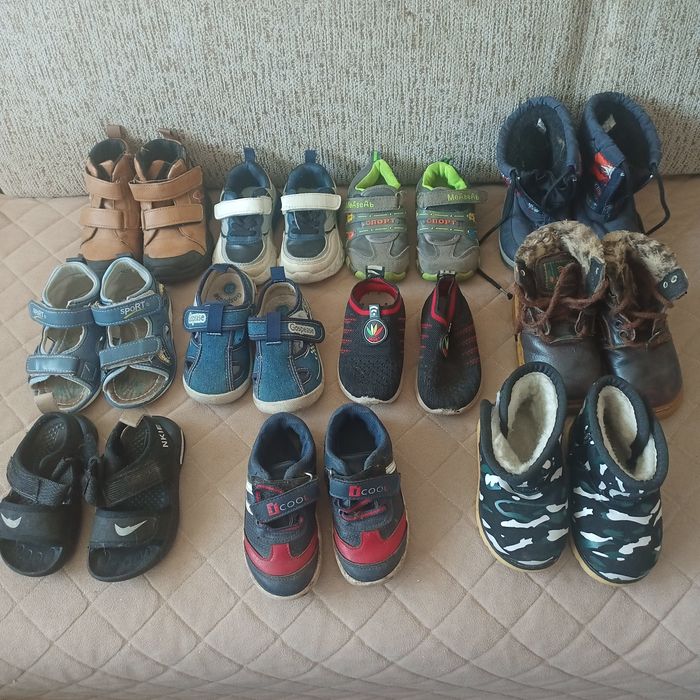 Отдам детскую обувь
