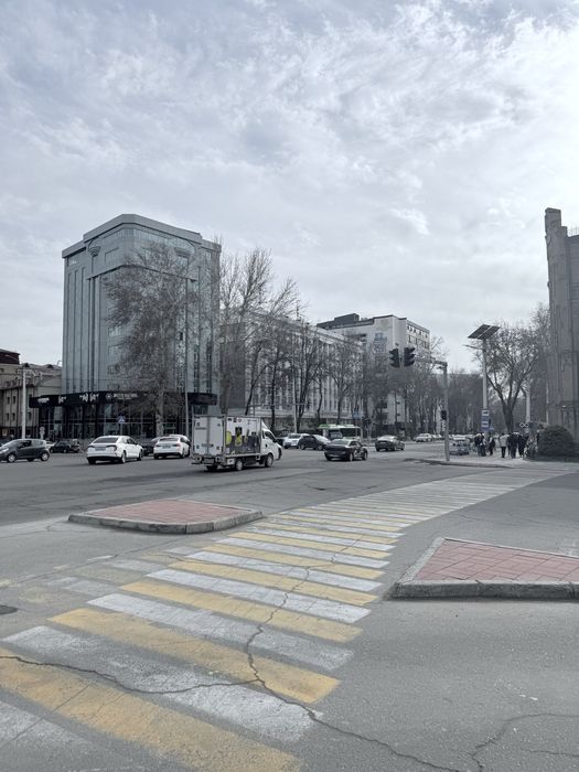 УРАГАН МЕСТО Продаётся ЗДАНИЕ Сквер А.Темура (KFC) 6700m2 12этажей