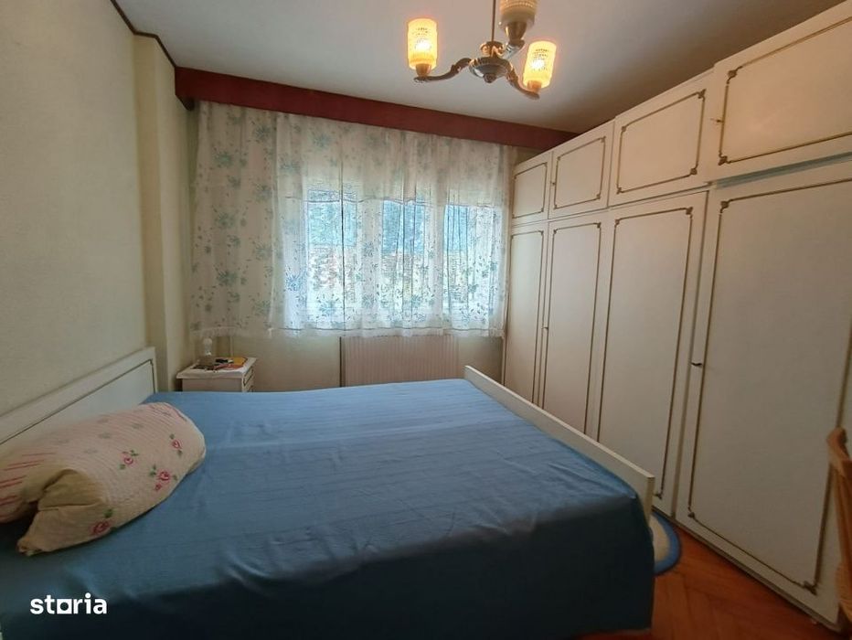 Apartament cu 4 camere 2 bai camara debara Piata Flora