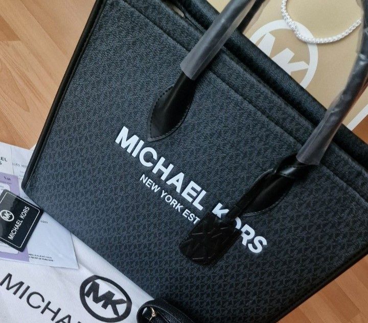 Geanta MK Maxi,,editie limitată, curea detasabila, saculet, etichetă