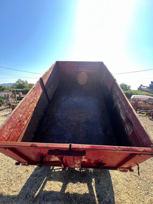 Remorca basculabila agrcolă de 5,7 t CRLU