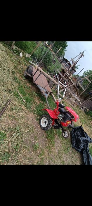 Vind motocultor cu remorca și  toate uneltele
