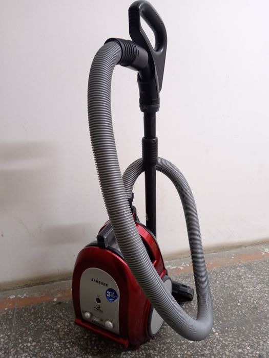 Продаётся пылесос SAMSUNG