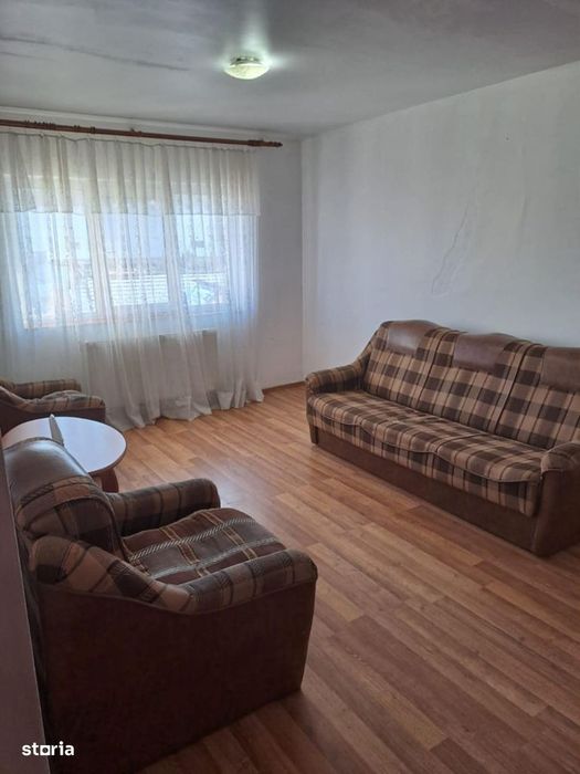 Apartament 3 camere 67 mp, etajul 4/5, zona Bradet