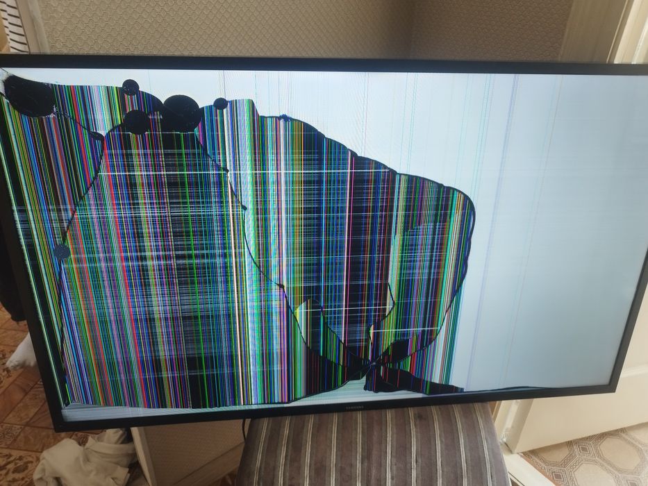 Samsung UE43N5300AUXCE 43" — на запчасти , под восстановление