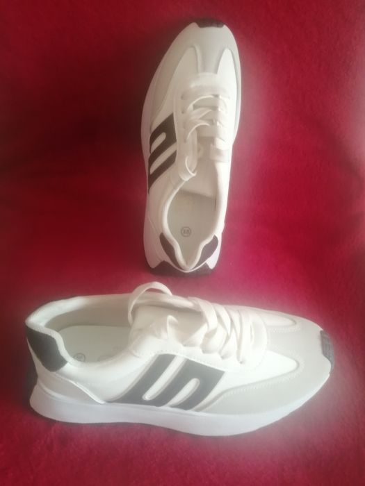 Маратонки нови, номер 38,дамско, черно-бели