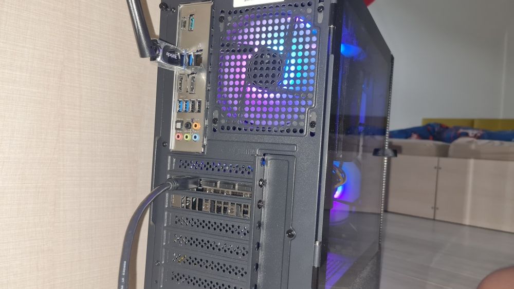 Гейминг компютър Asus Спешно!!!