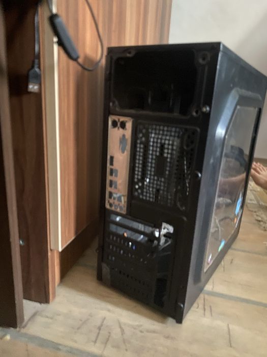 Carcasa pc gaming