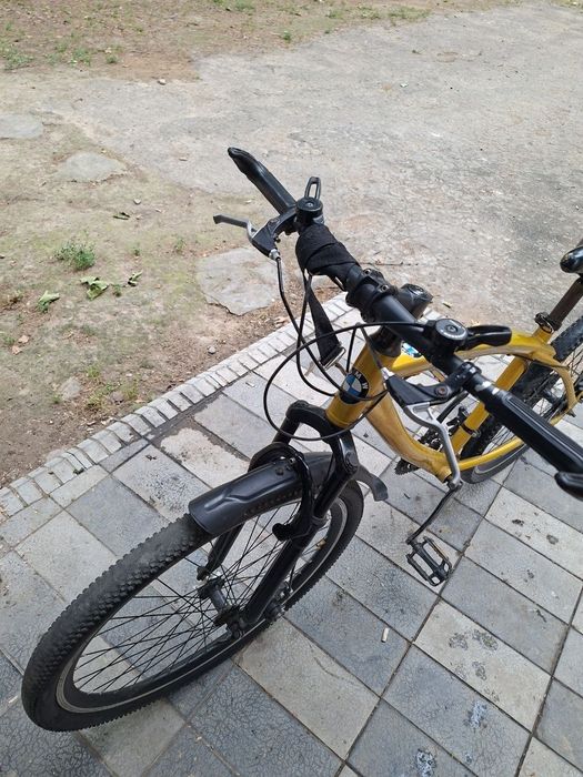 Velosiped BMW  rangi sariq
