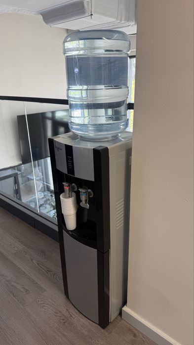 Продам диспенсер для воды