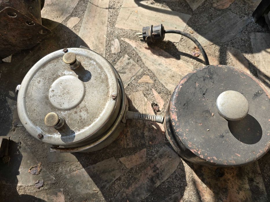 Разни електрически двигатели компресори и други