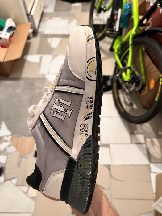 Продам кроссовки