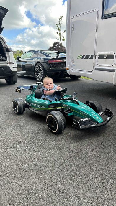 Лицензиран Акумулаторен Детски Булид F1 Aston Martin Cognizant Aramco