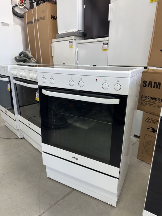 Готварска печка ELECTROLUX VOSS със керамичен плот