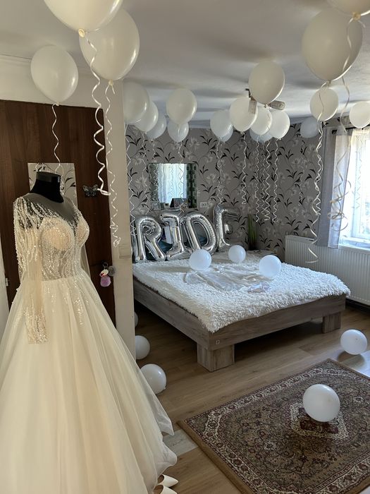 Corturi de inchiriat, evenimente, mese si aranjamente florale Valcea