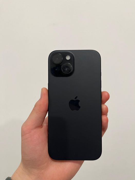 Продаю айфон 15 128гб все оригинал