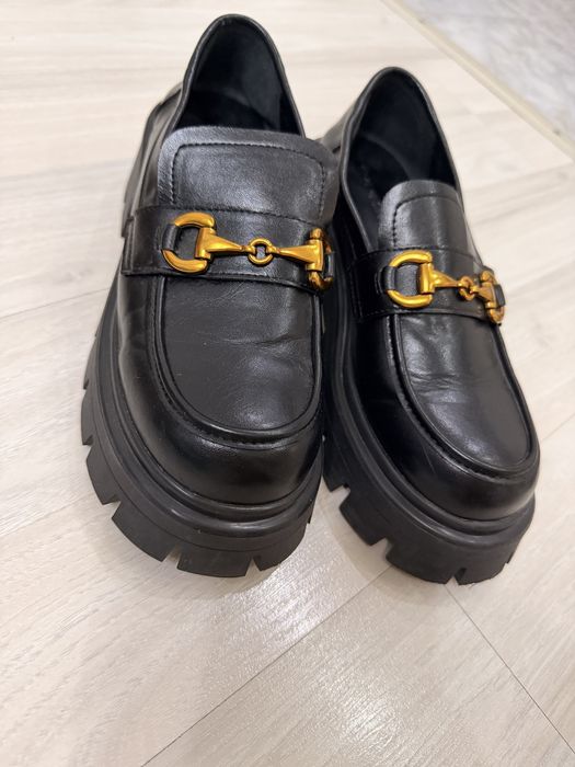 Продам женскую обувь