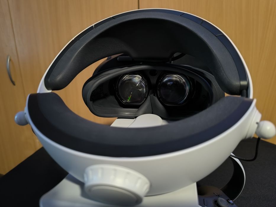 SET: PS VR2 + Stand încărcare + jocuri.