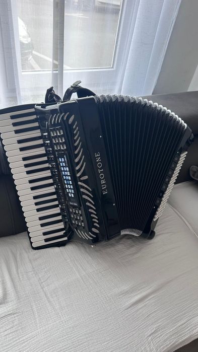 Acordeon Bugari Armando+ midi