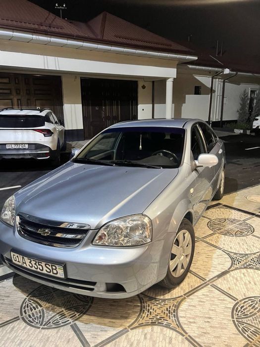 Lacetti 1.8 srochna sotiladi