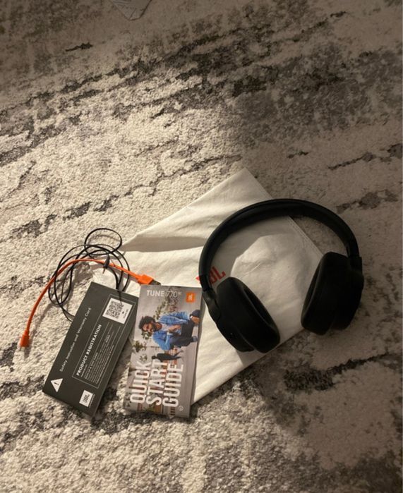 casti JBL……………..