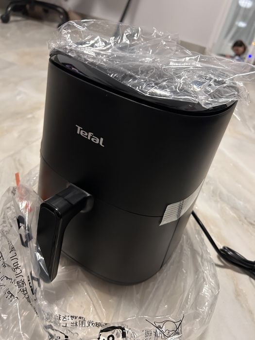 Airfryer Tefal friteuza aer cald Noua