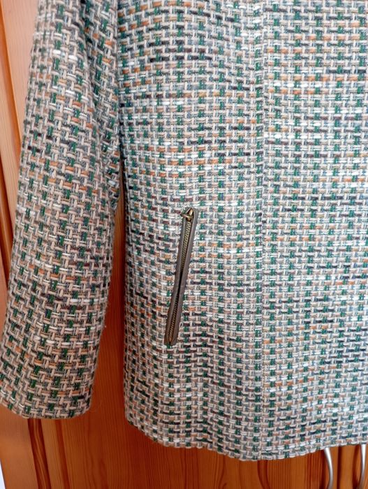 Елегантно , красиво , топло, дамско палто