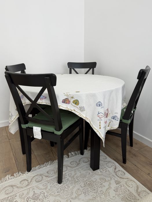 Стол со стульями IKEA