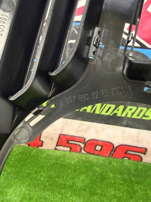 Grila centrala NOUA Mercedes Benz Clasa V (W447) A4478800283